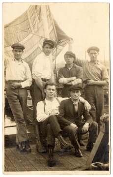 Shipmates Tough and Tender. Italy c. 1925. Casas-Rodríguez Collection, CC BY NC ND 3.0 